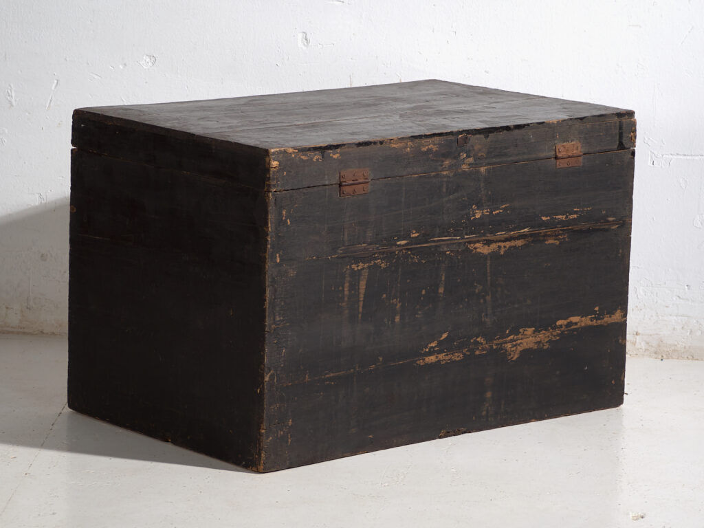 Antique Chinese chest painted in pine wood – China, circa 1900