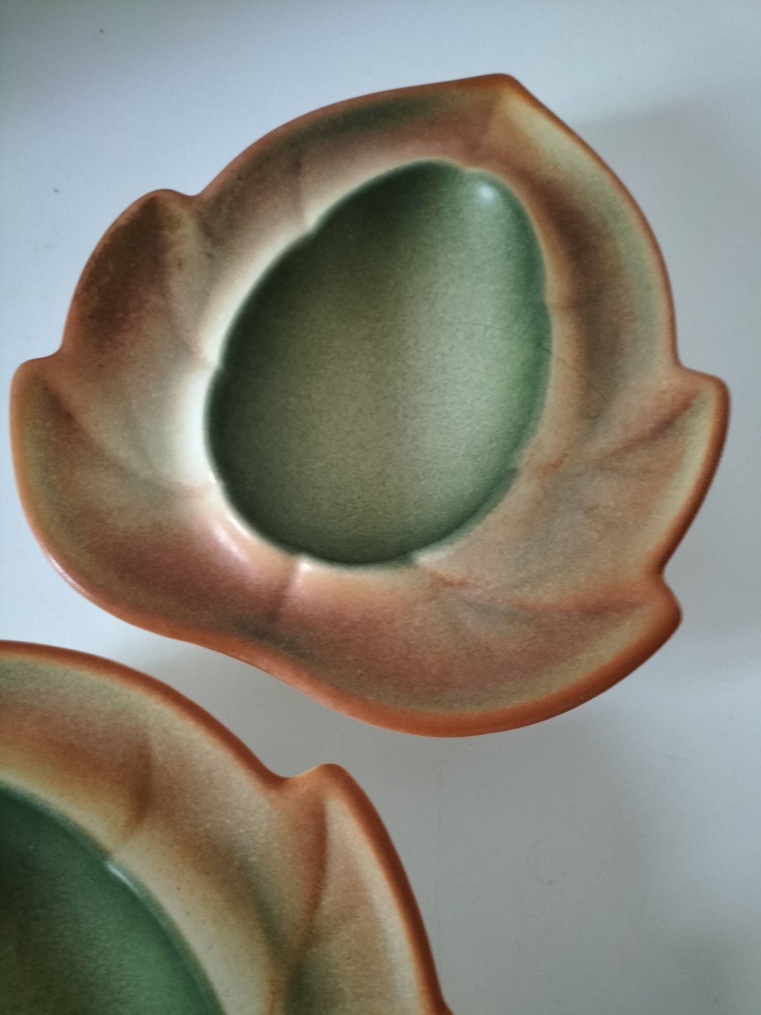 Pair of biomorphic bowls Salins France moss green, 1950s