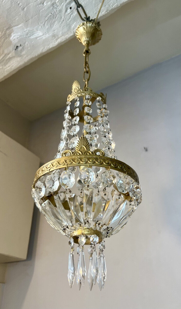 Small basket chandelier hot air balloon