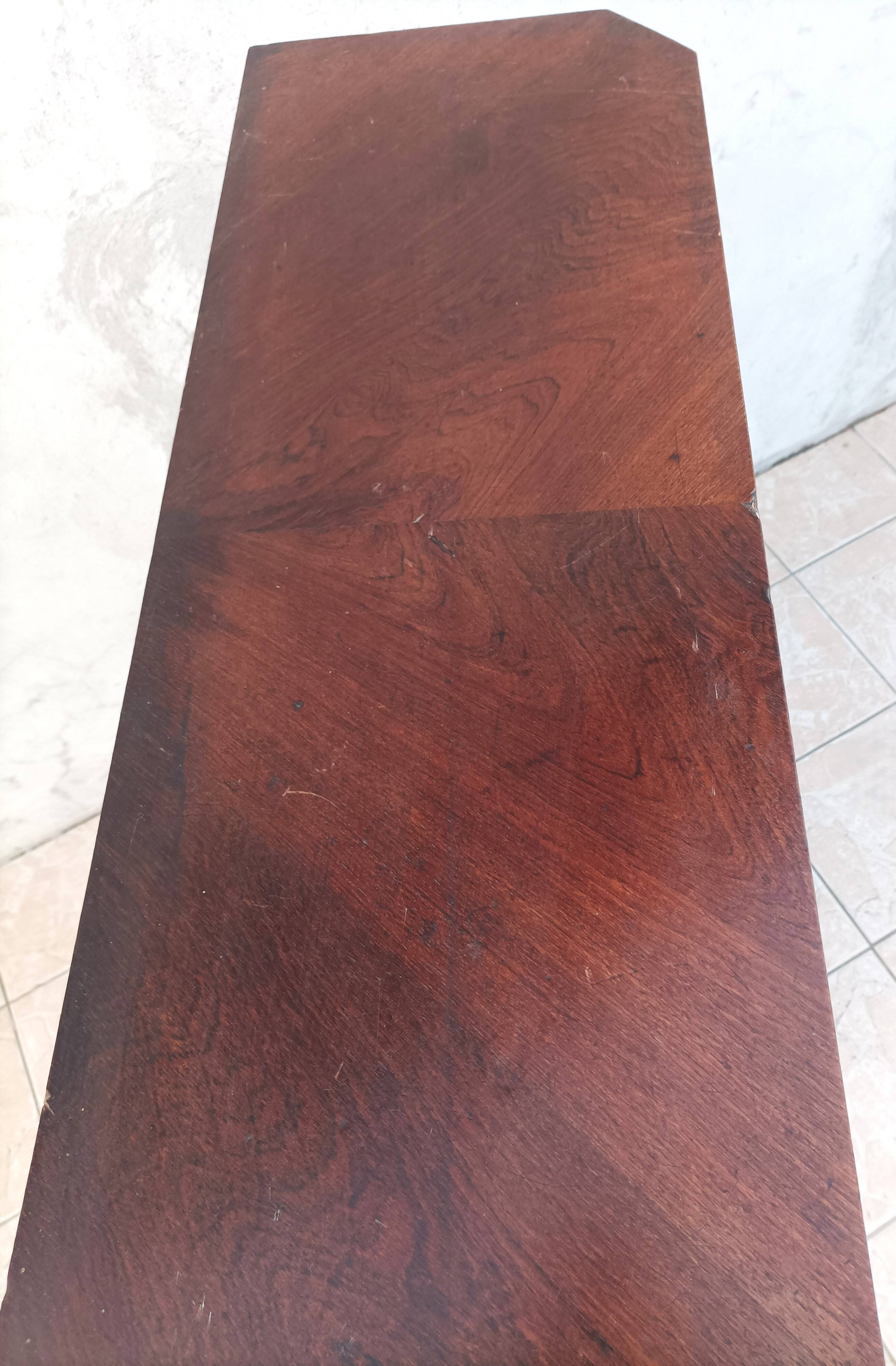 Louis XVI display cabinet in rosewood and amaranth veneer.