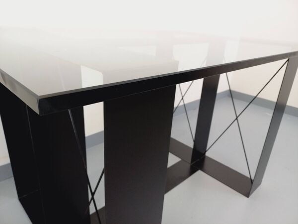 Table haute rectangulaire vintage en verre et métal noir des années 80