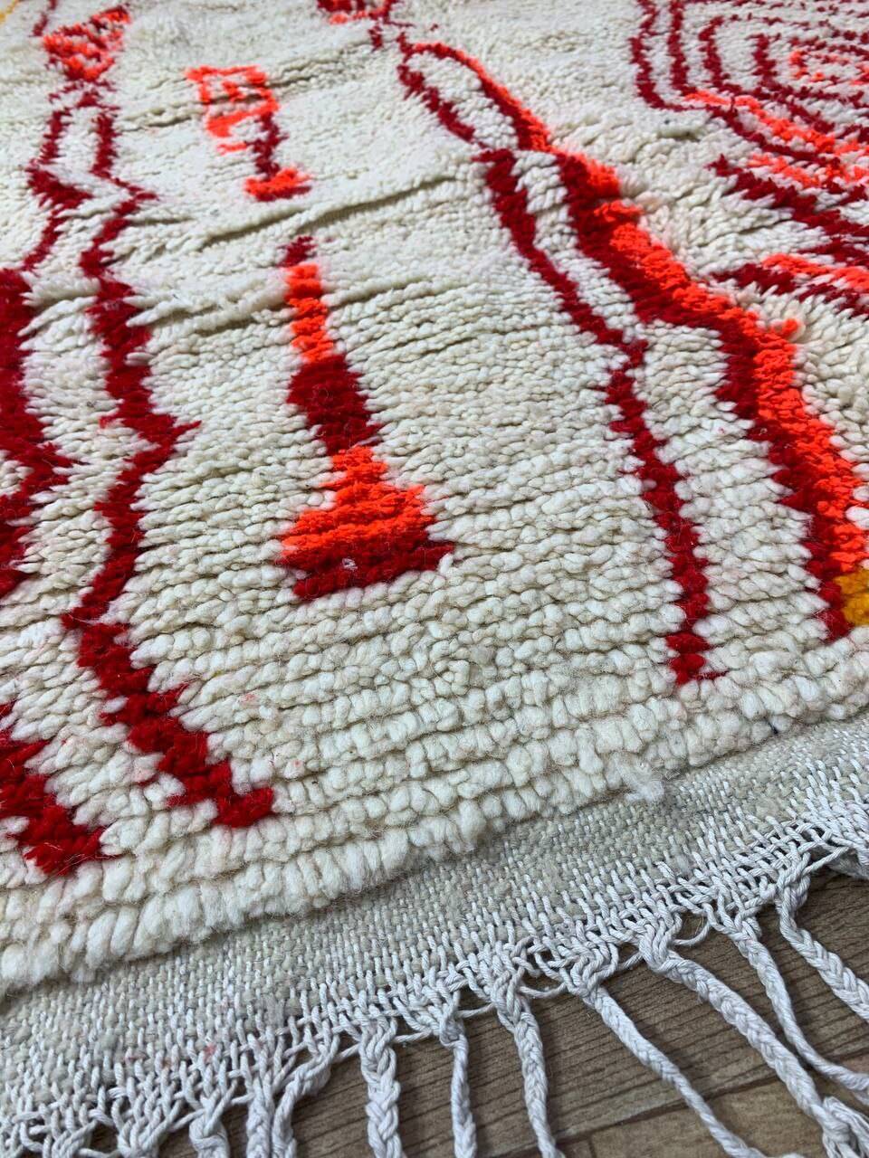 Handmade moroccan berber rug 250 x 147 cm