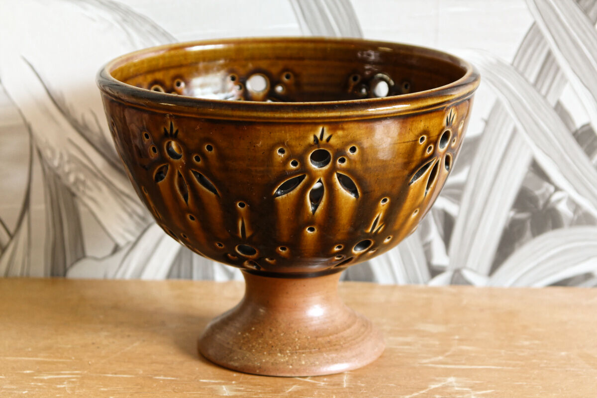Openwork fruit cup