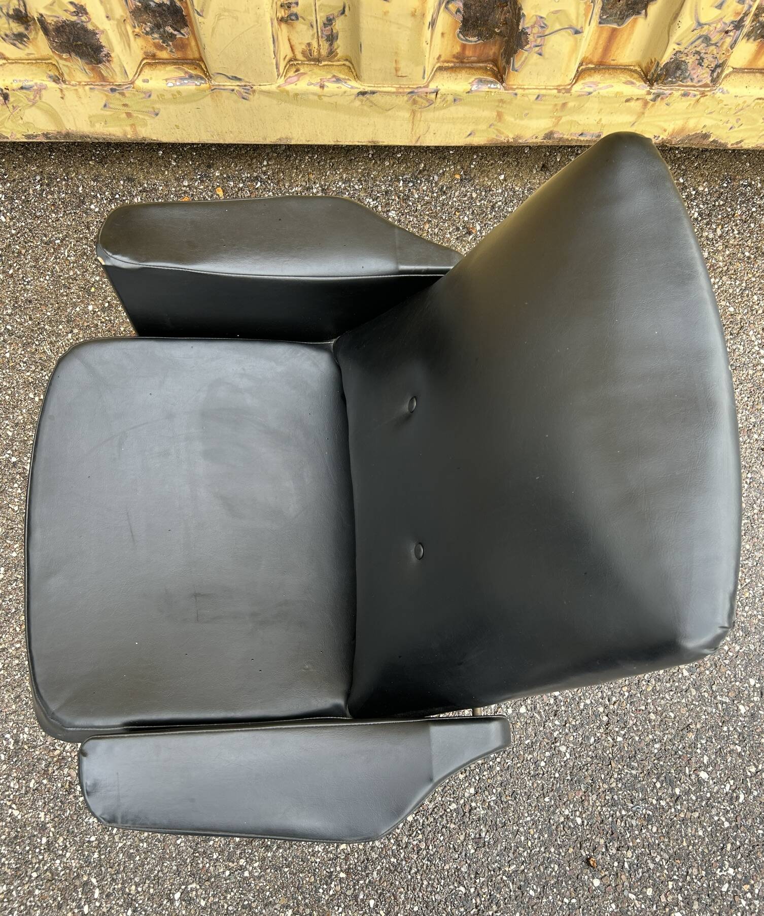 SK660 armchair by Pierre Guariche, Steiner edition