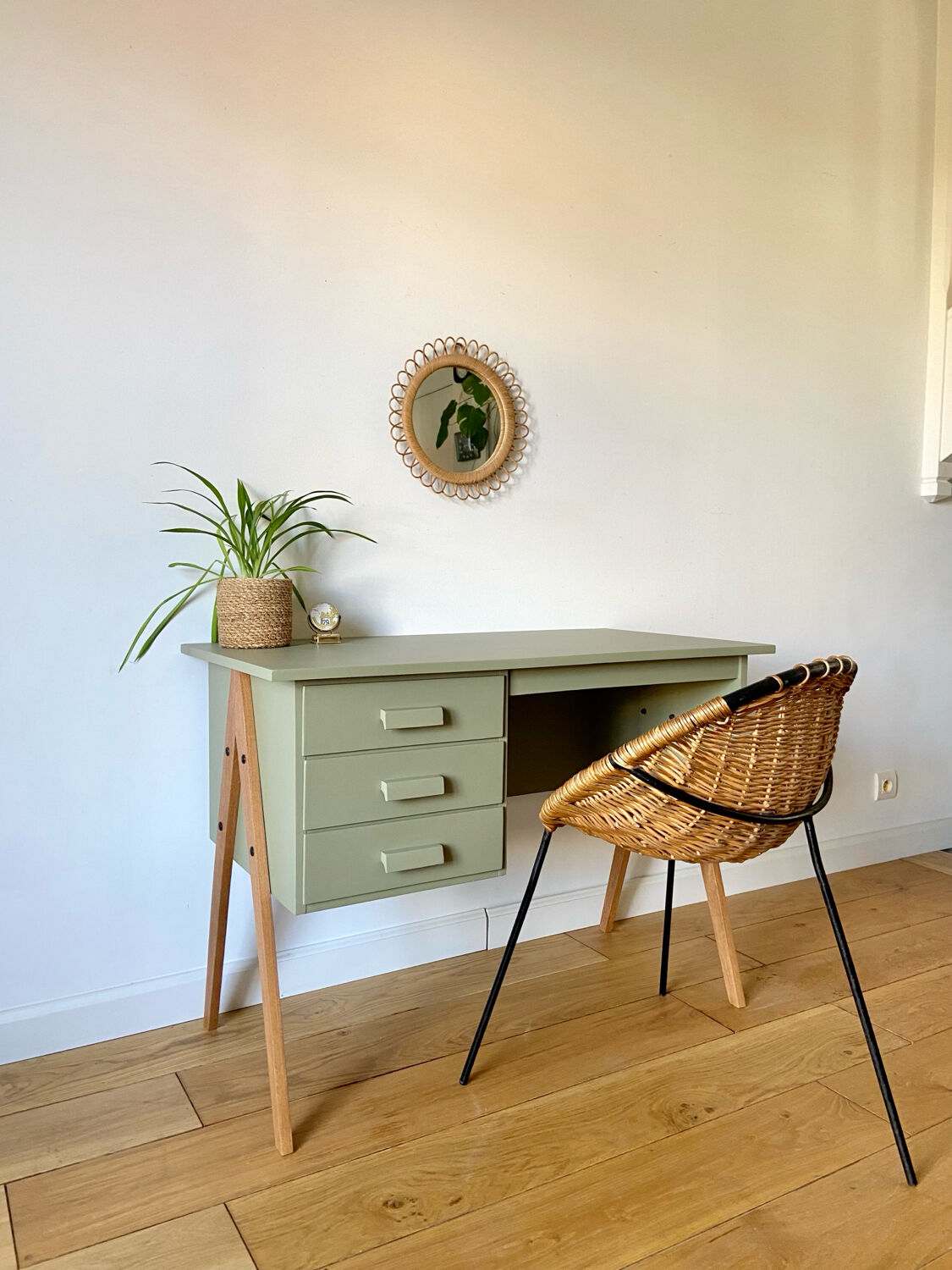 Restored Scandinavian teak desk - Tapered legs