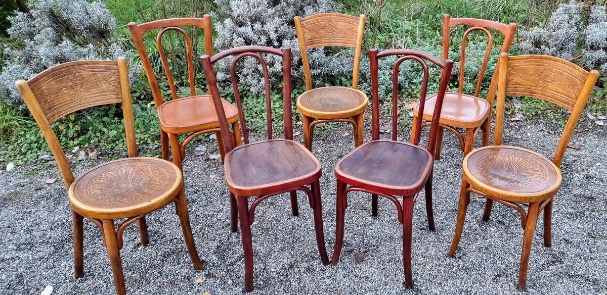 Lot 7 bistro chairs early twentieth in bentwood