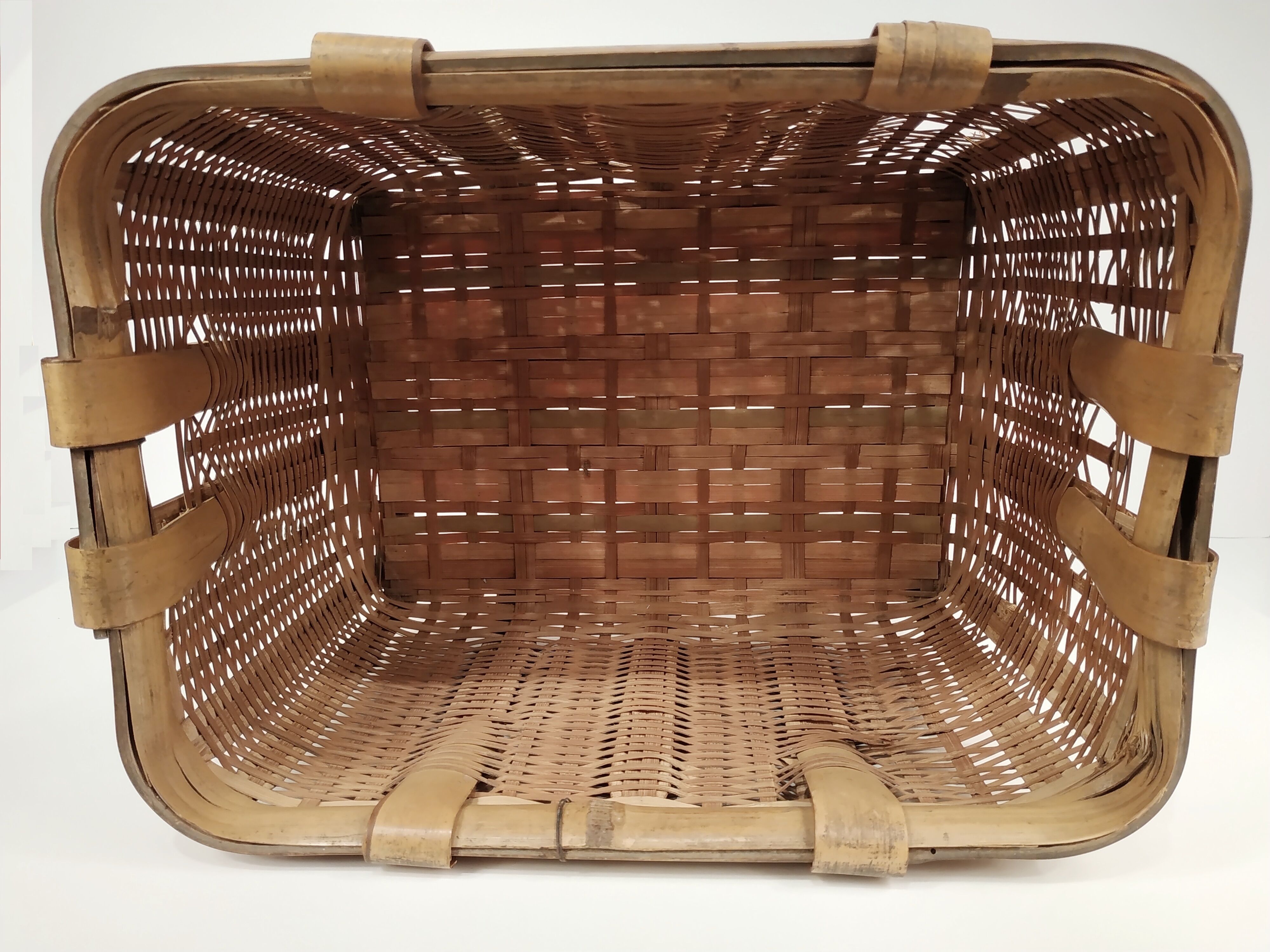 Very bamboo basket - 1900 era