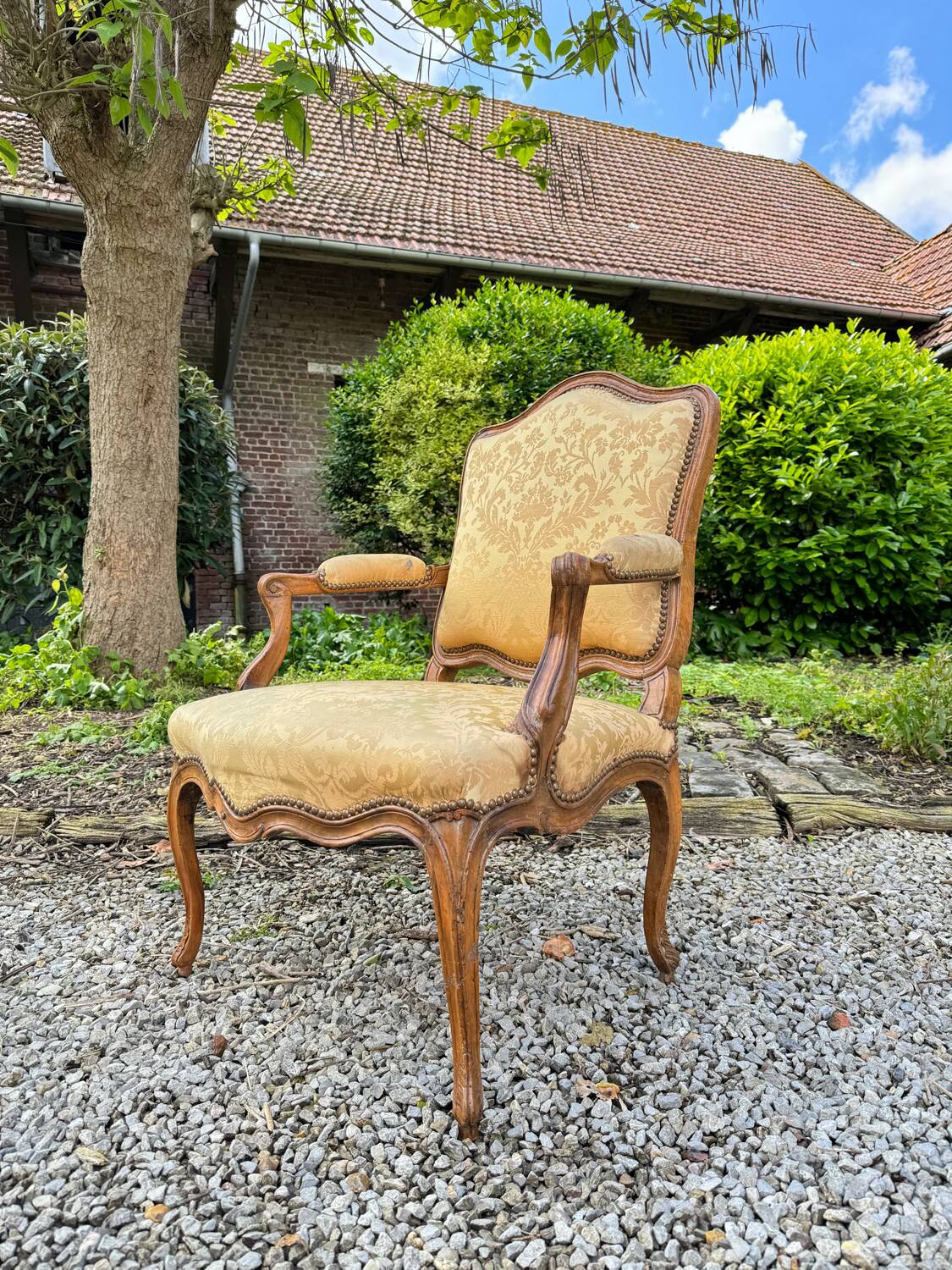 Fauteuil En Noyer D’époque Louis XV XVIII Eme Siècle