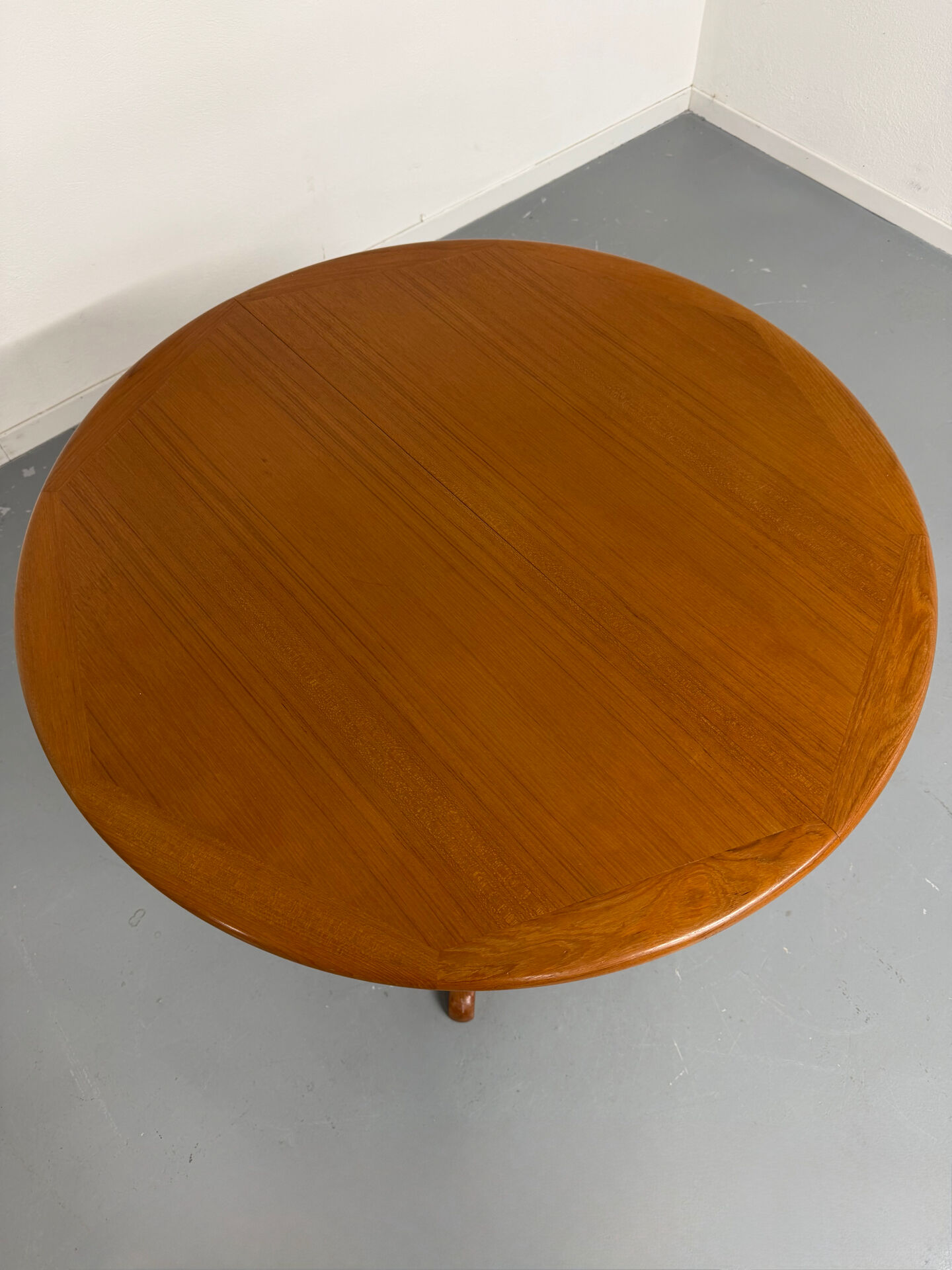 Vintage round dining table Scandinavian design an60 Falster Furniture
