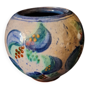 Vintage round vase