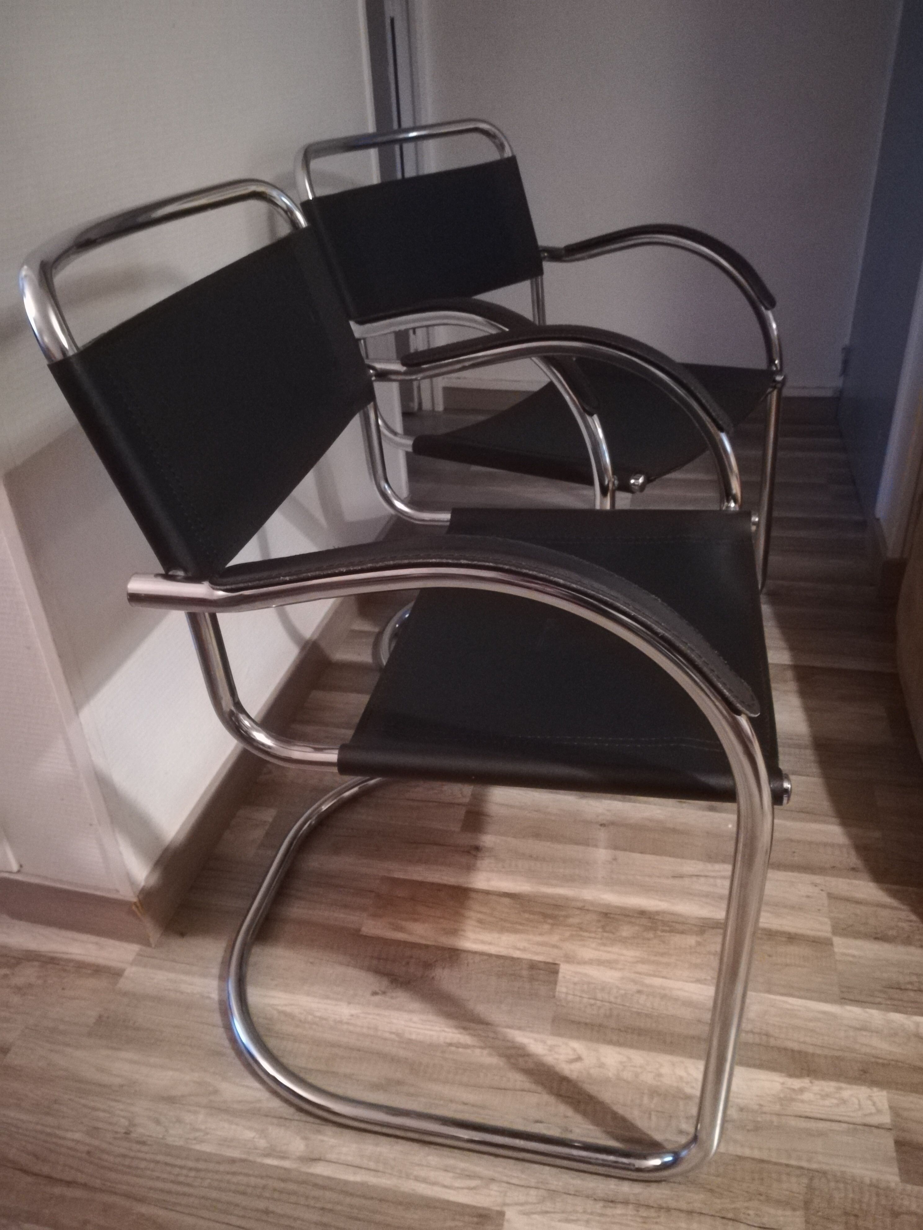 Paire de fauteuils style bauhaus