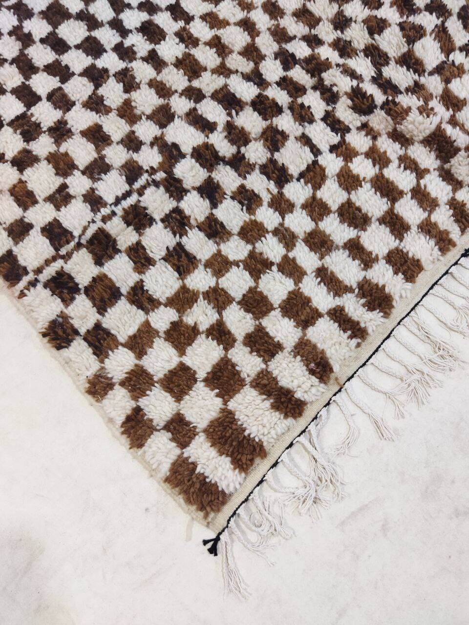 Handmade moroccan berber rug 310 x 192 cm