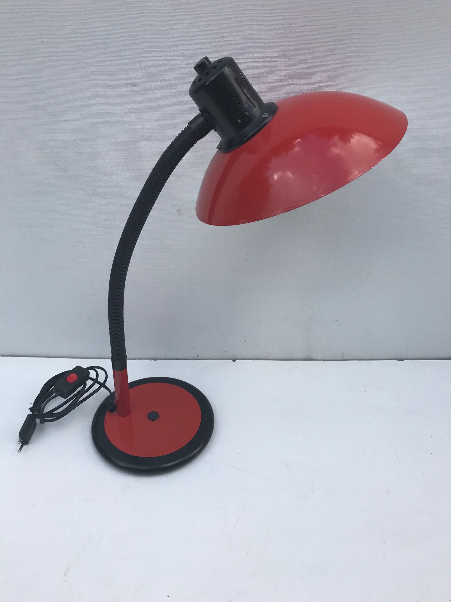 Lamp red metal of the years swivel Aluminor table 80 vintage
