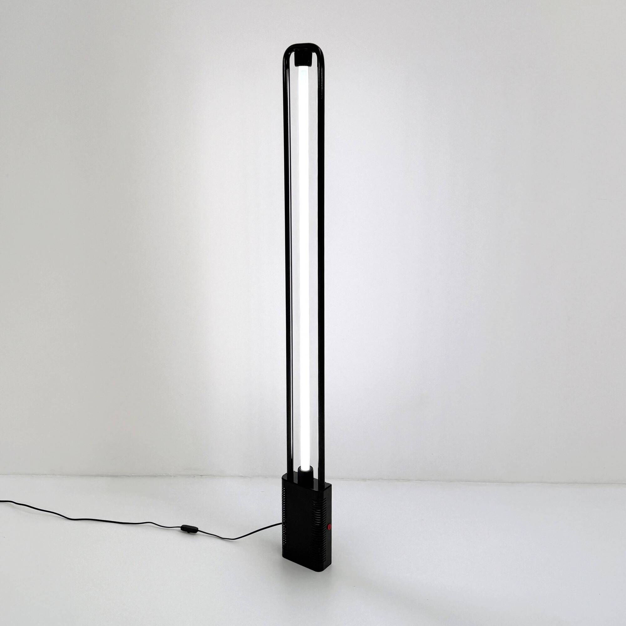 Black Uno floor lamp by Gian N. Gigante for Zerbetto, 1980