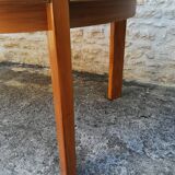 House Regain elm table with two extensions