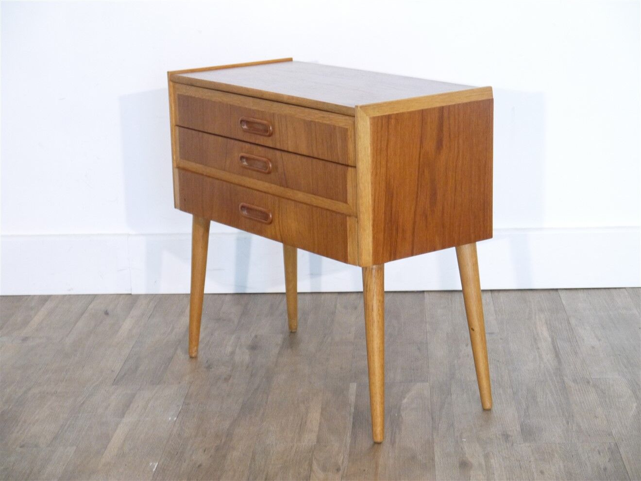 Commode vintage scandinave en teck et chene 1960