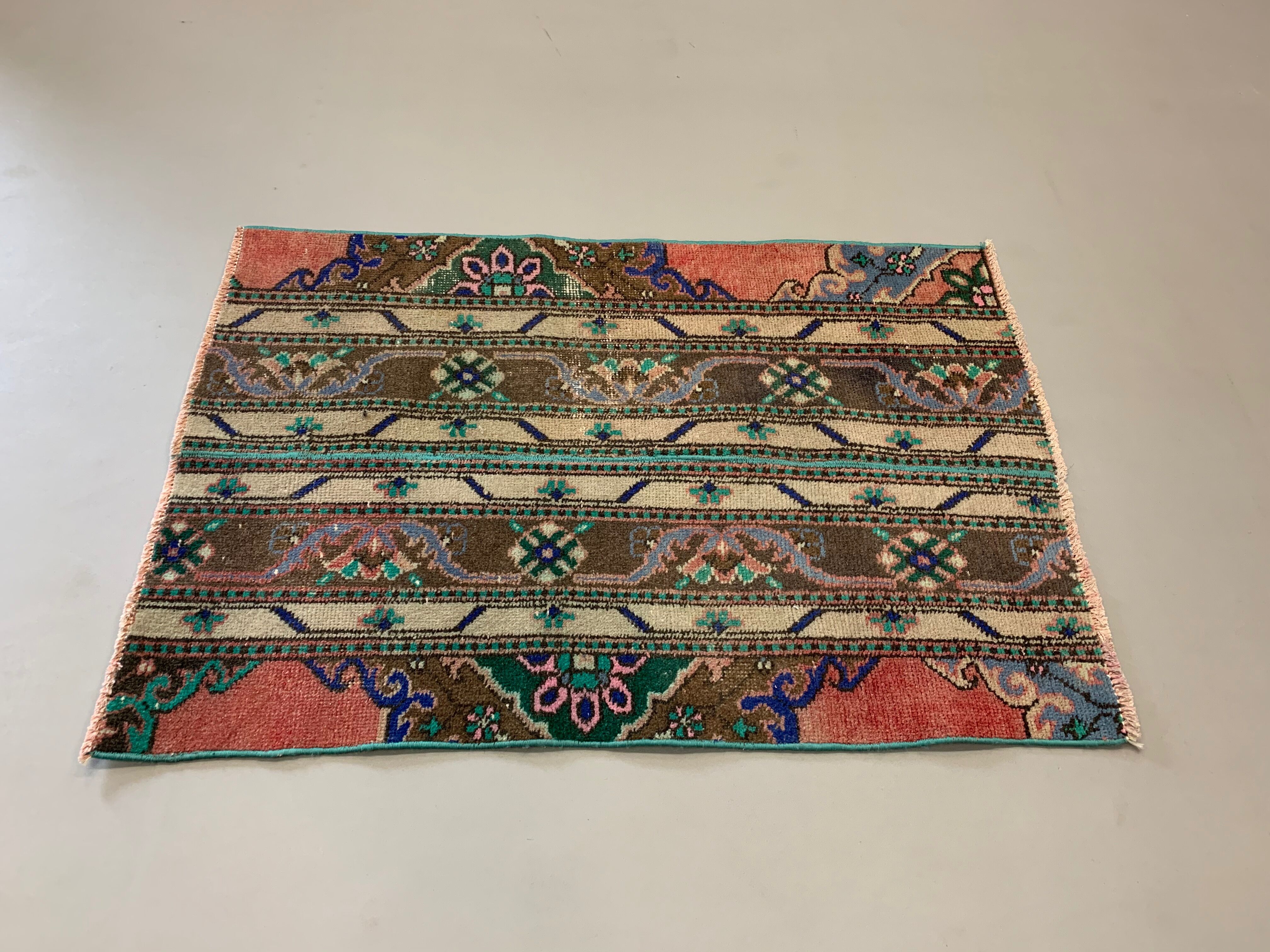 Distressed Turkish Rug 110x74 cm Vintage Shabby, Runner, Green, Brown Small