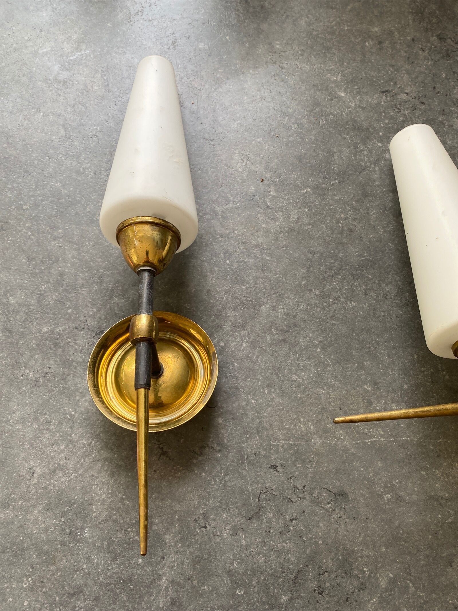 Brass and opaline wall lamp 1950/60