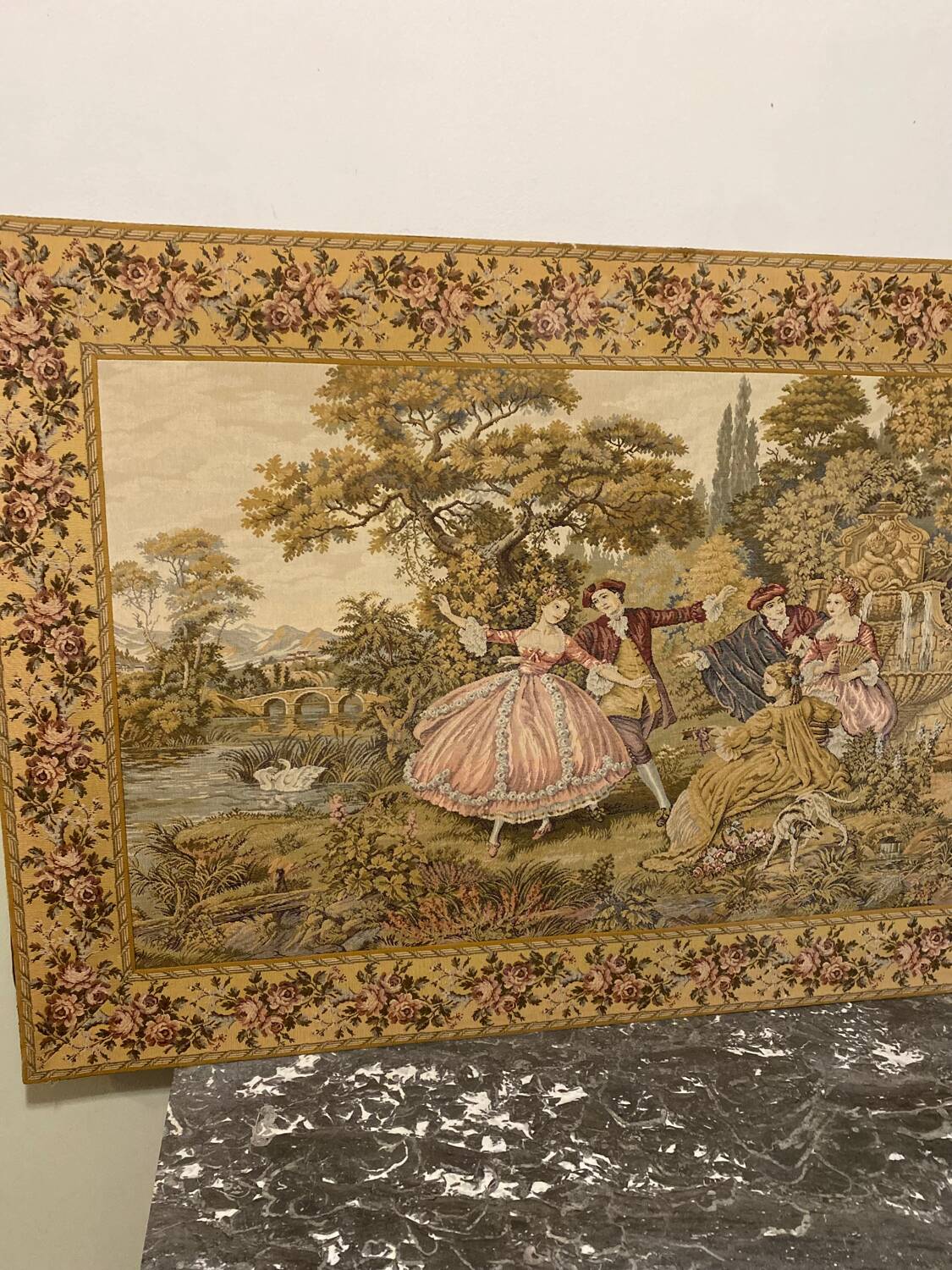 Romantic wall tapestry