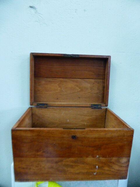 Box Archive wooden varnished wooden old chest