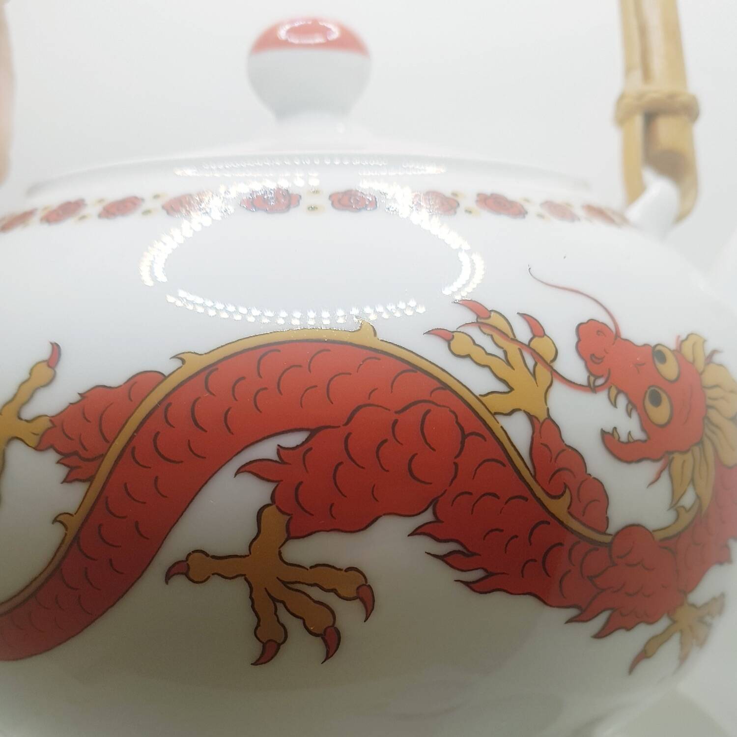 Théière dragon en porcelaine bavaroise