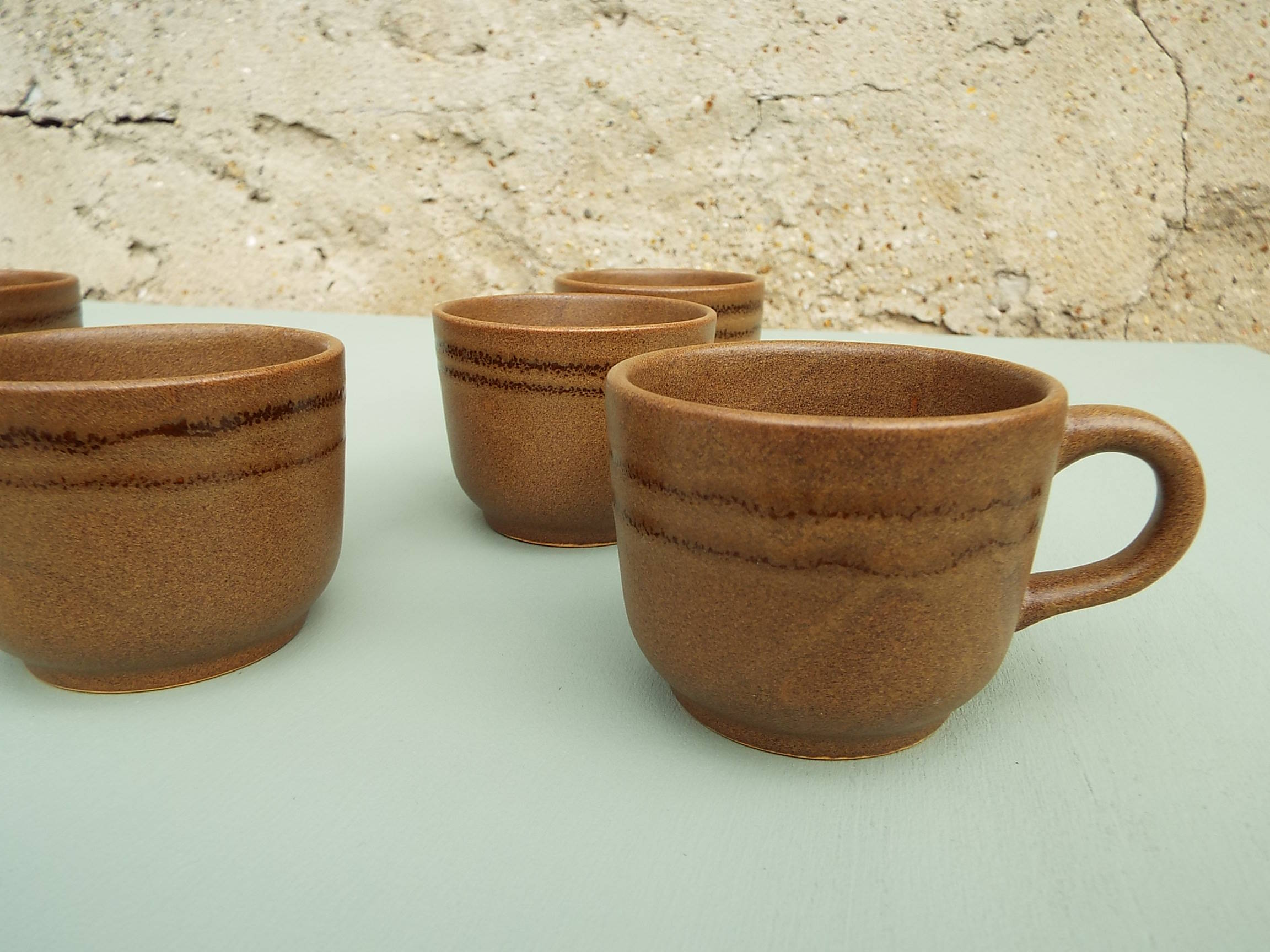 6 stoneware cups