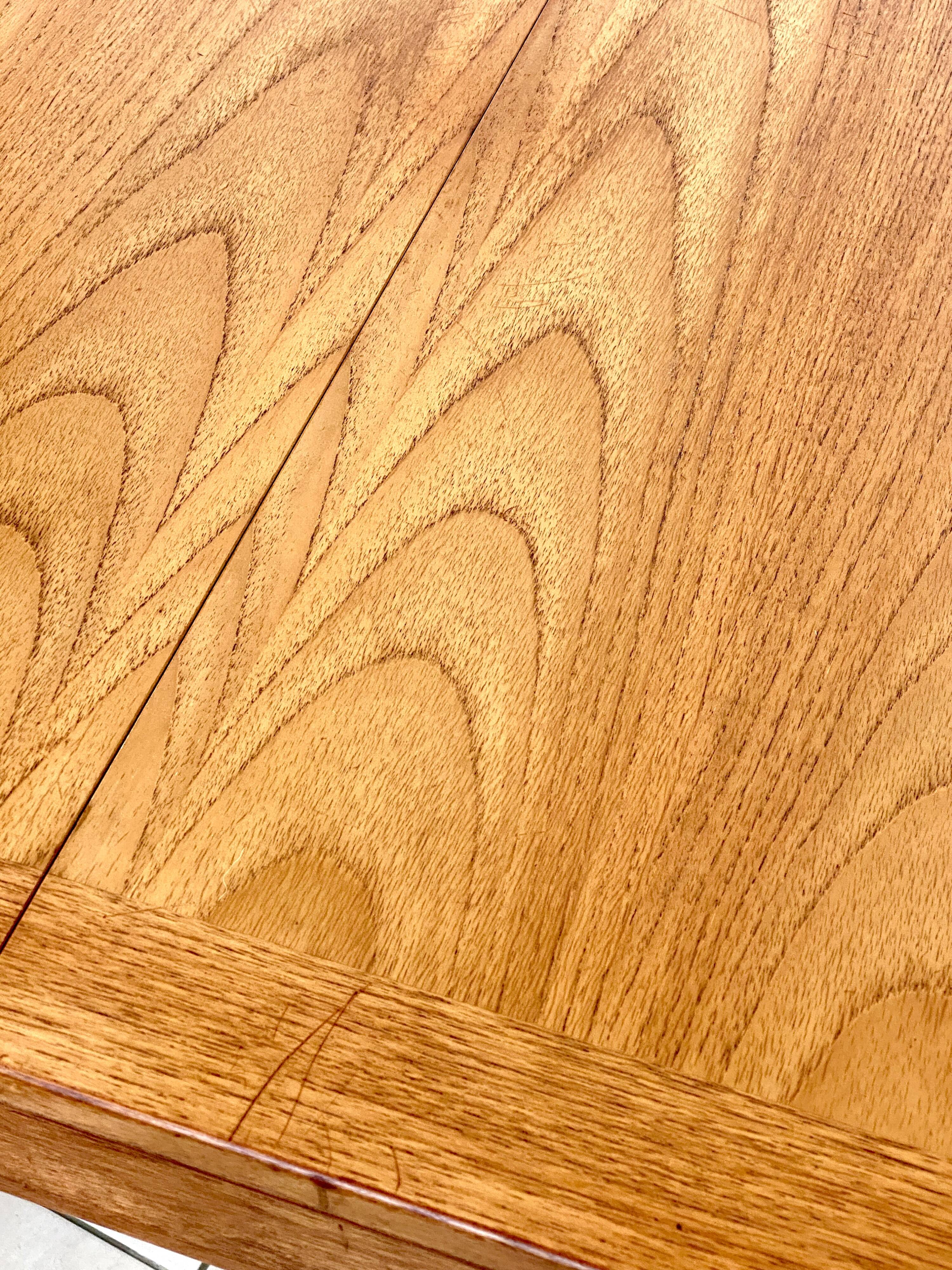 Extendable dining table in NATHAN teak