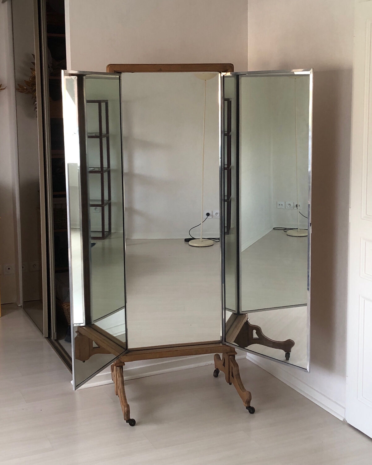 Triptych mirror house Brot