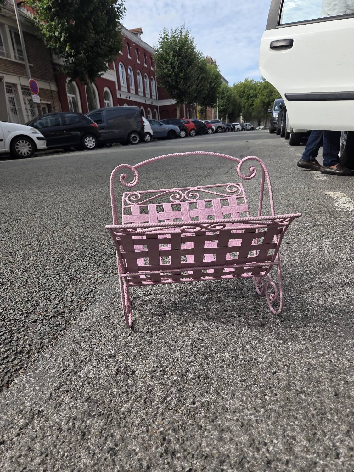 Romantic vintage magazine rack