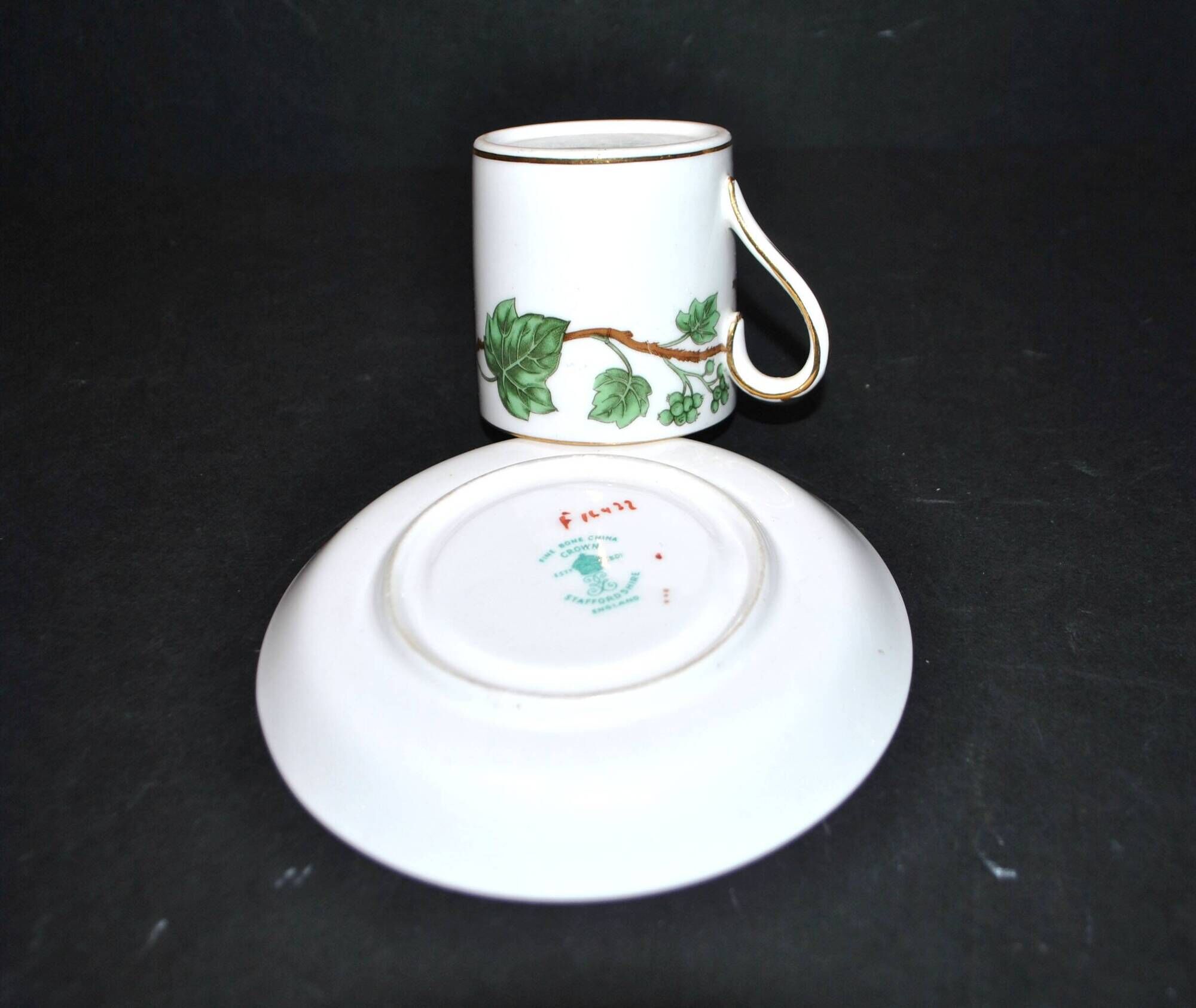 Old STAFFORDSHIRE English porcelain coffee cup litron ivy decor