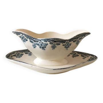 Ironstone sauce boat, Choisy le Roi, Bordeaux pattern