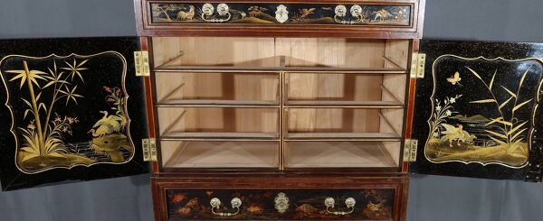 Cabinet chinois en bois laqué et bois peint – début XXème