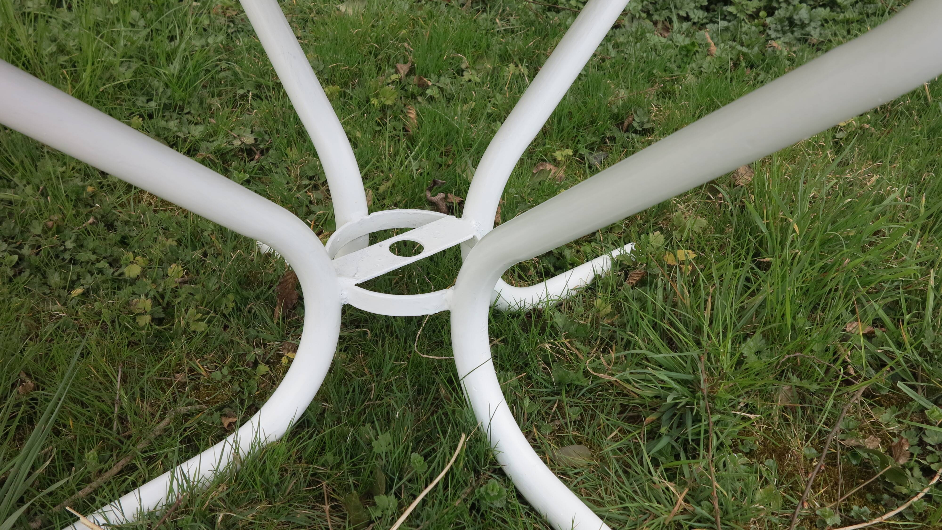 set of table and 4 chairs for garden or terrace in painted metal