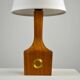 Lampe de table, teck et laiton, années 1960, Suède