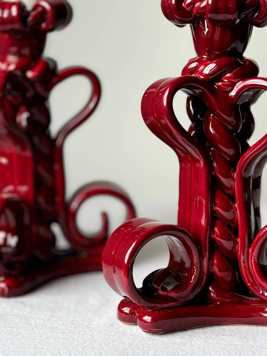 Bougeoirs en barbotine Art Deco