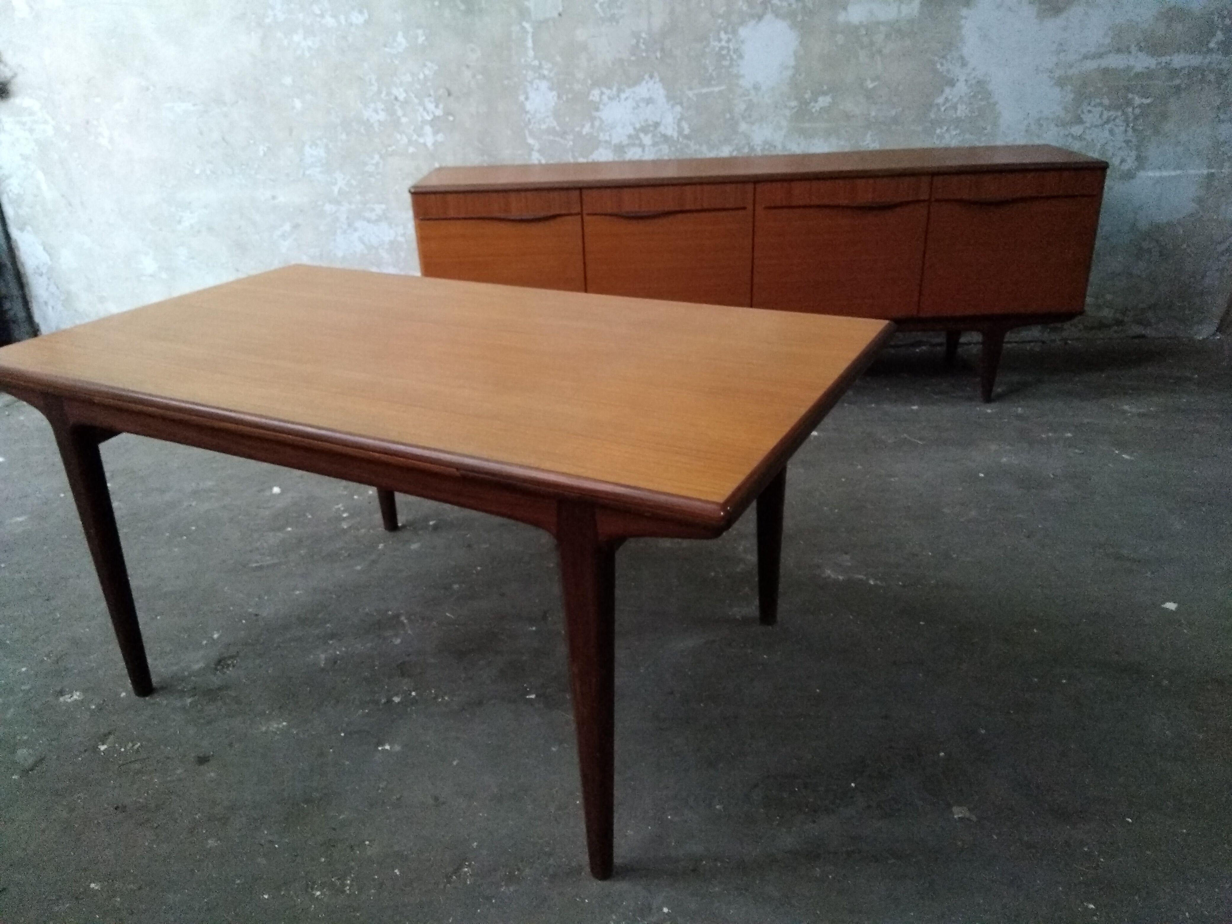 Scandinavian with extension dining table