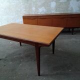 Scandinavian with extension dining table