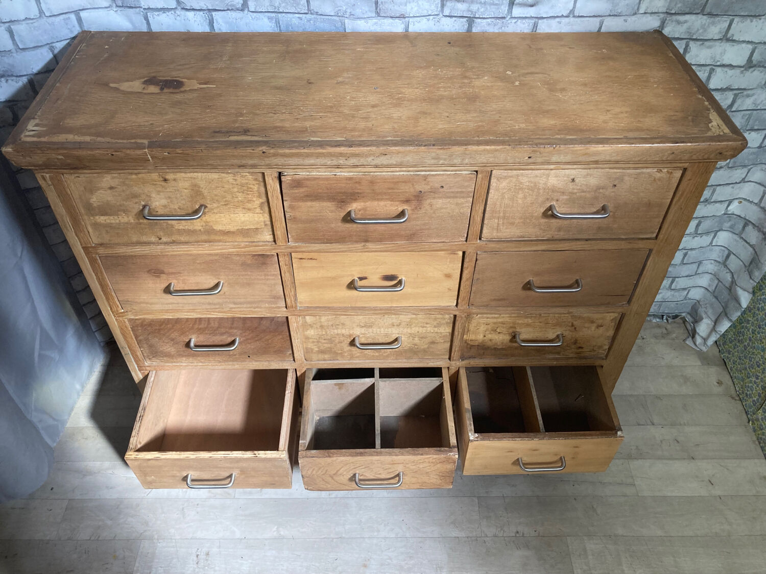 Hardware trade furniture