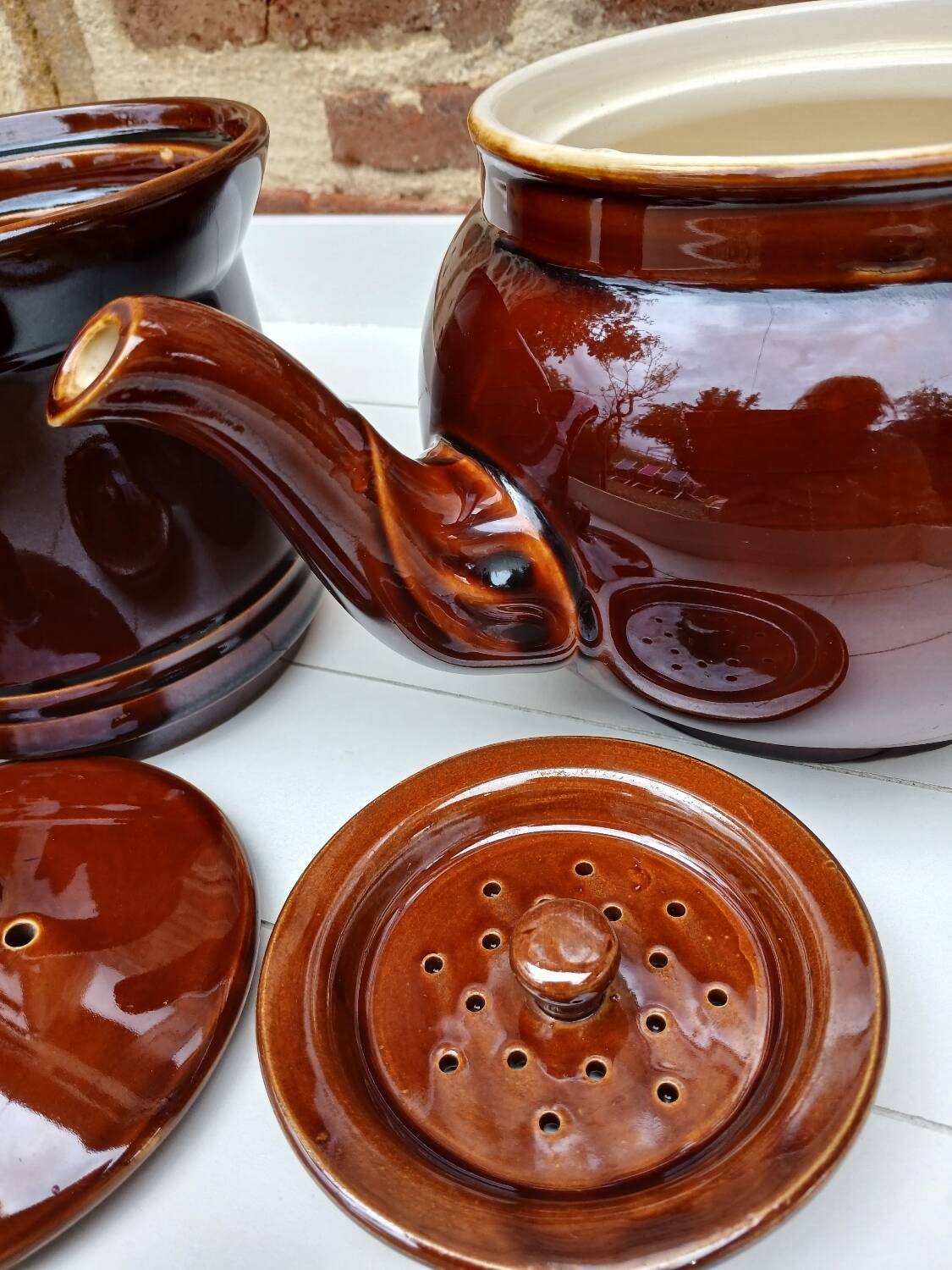 Old coffee maker with filter and 2 lids