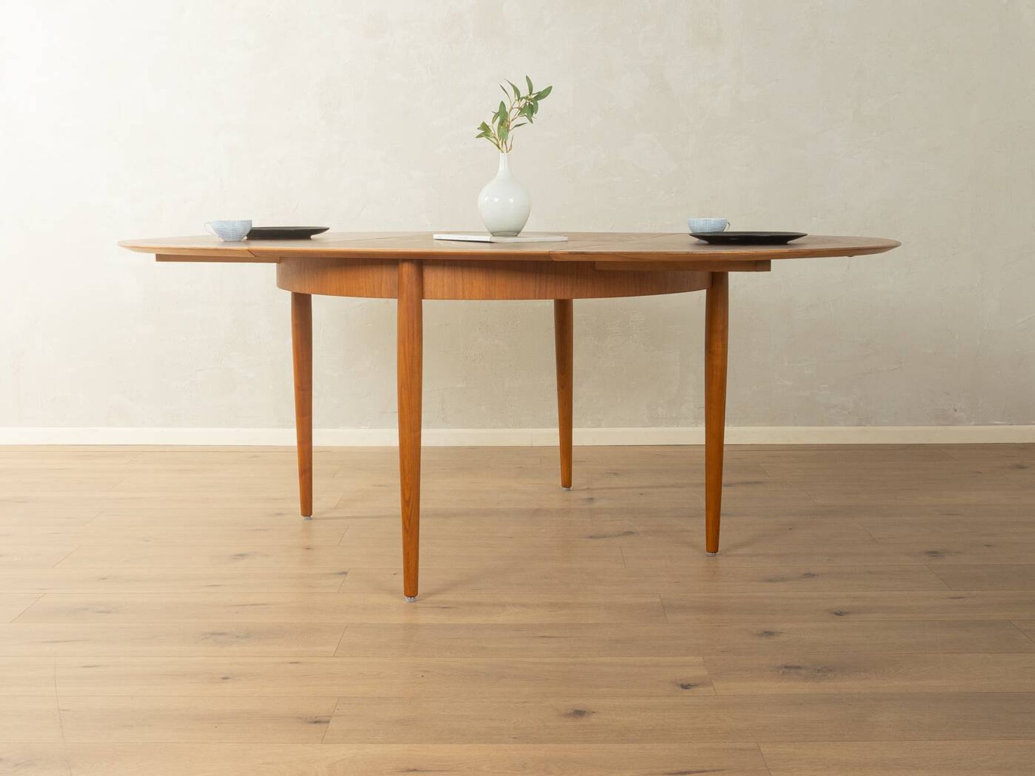 Round butterfly dining table by Lübke, 1960s, teak