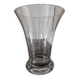 Vase en verre ciselé transparent