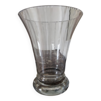 Transparent chiseled glass vase