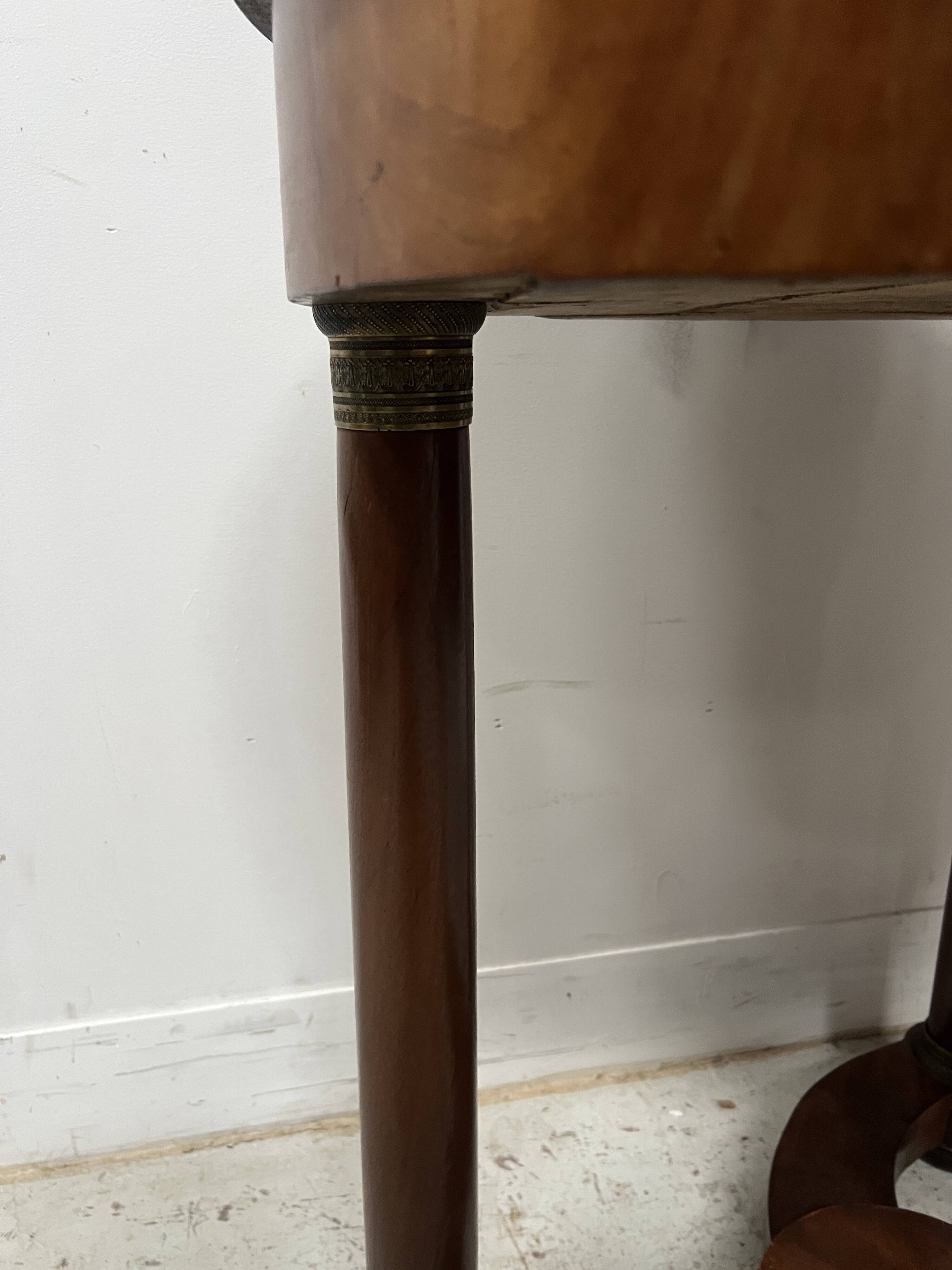 Round Empire-style side table in mahogany and veneer, 20th century