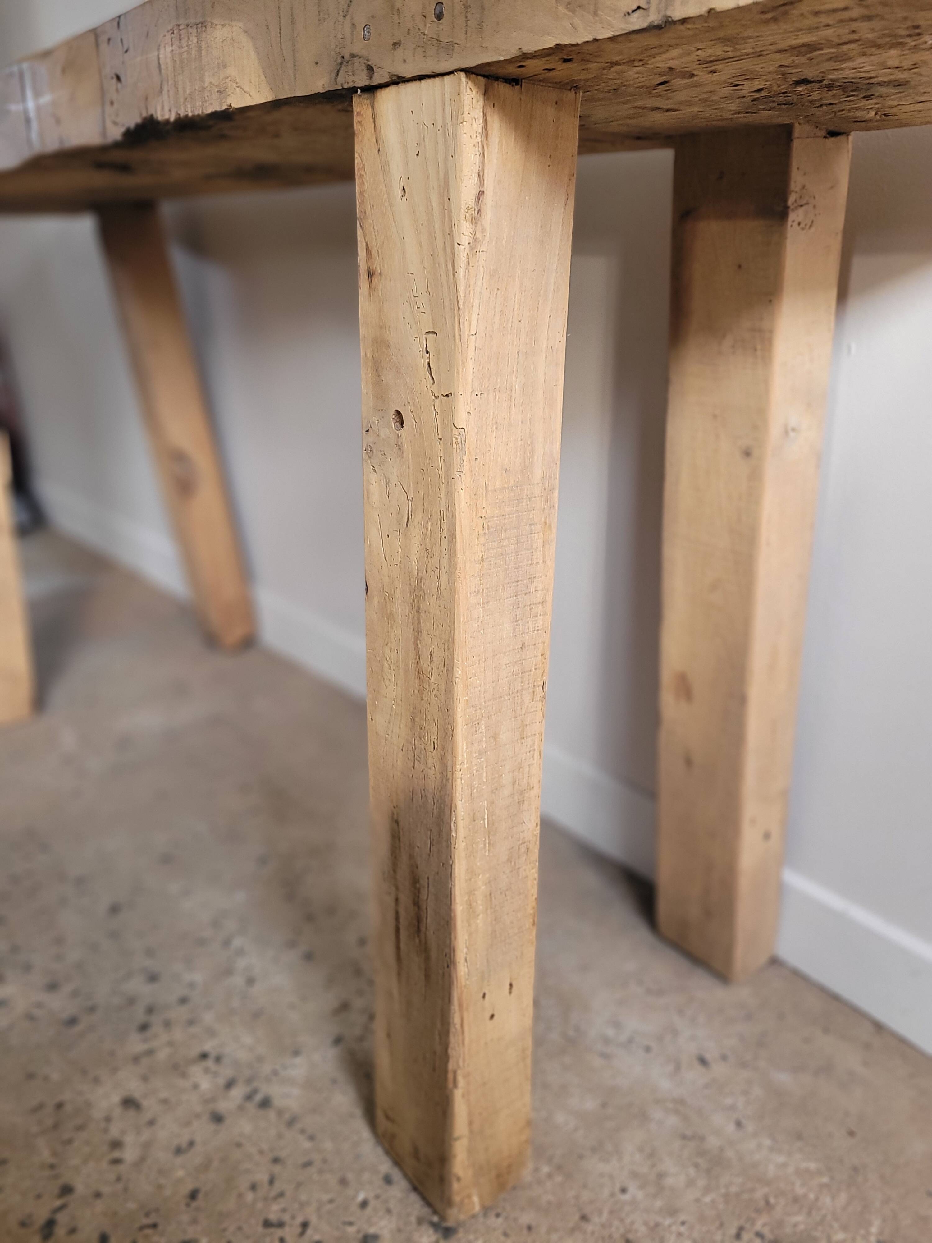 Artisanal workshop in solid wood