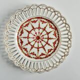 Pair of openwork porcelain plates decorated with roses