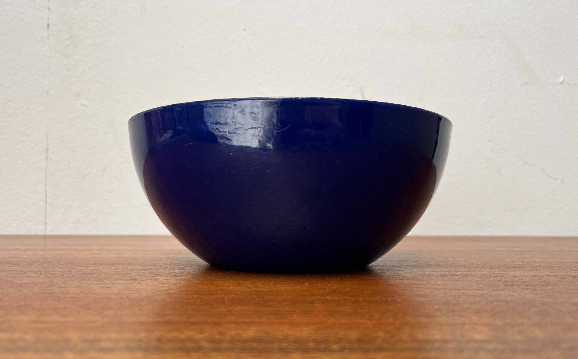 Modern blue enamel bowl from the mid-century by Kaj Franck for Finel, Finland, 1960s.