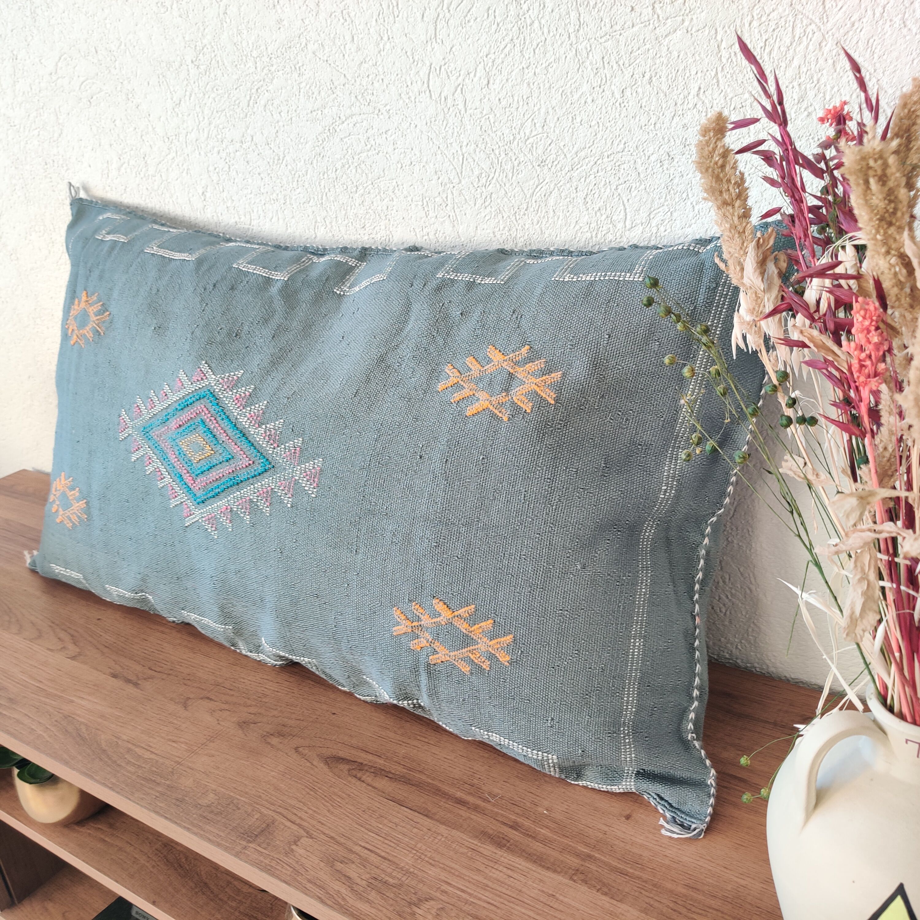 Berber cushion made of cactus silk