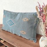 Coussin berbère gris en soie de cactus