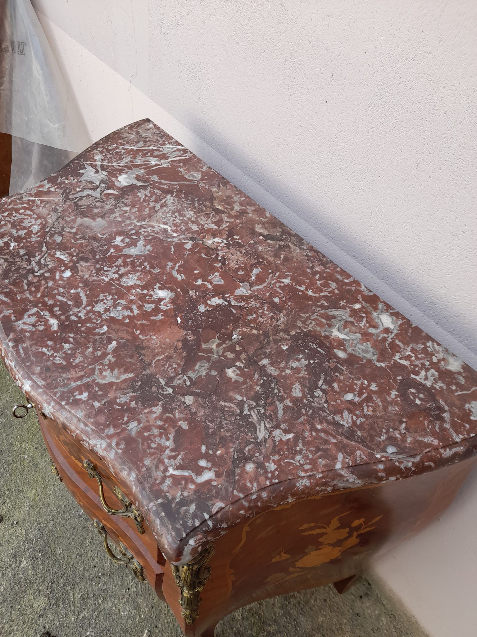 Louis xv style chest of drawers in rosewood marquetry