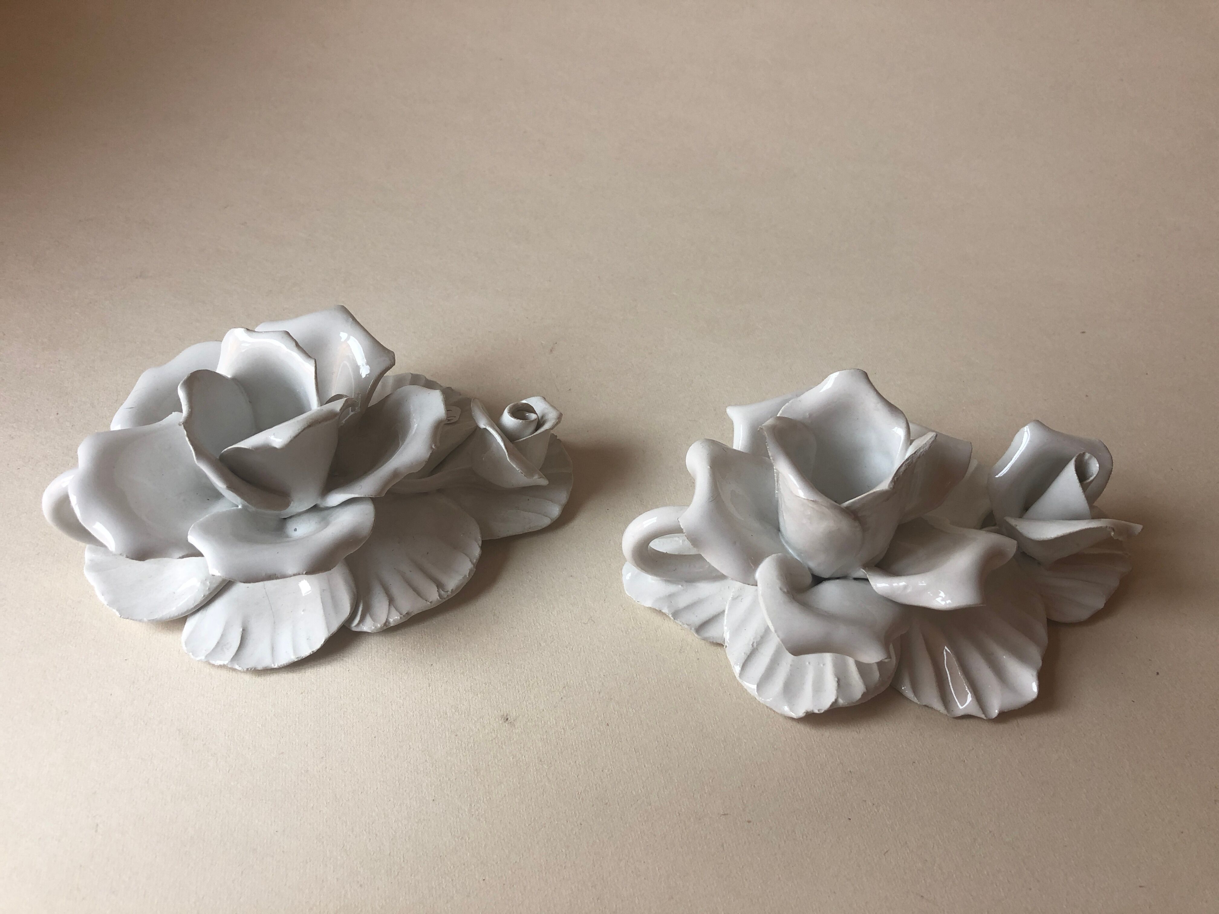 Set of 2 candlesticks in white porcelain